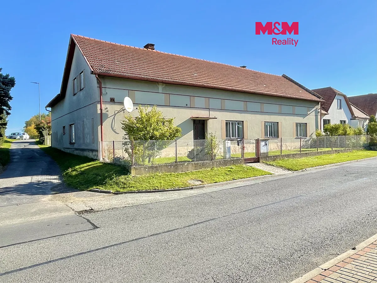 Prodej rodinného domu 250 m², pozemek 853 m²